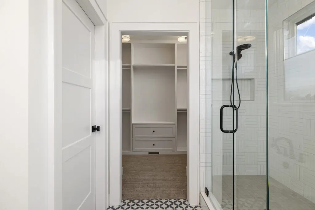 Elegant Bathroom - VP