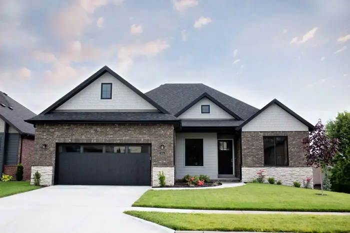 Ruskin Heights Custom