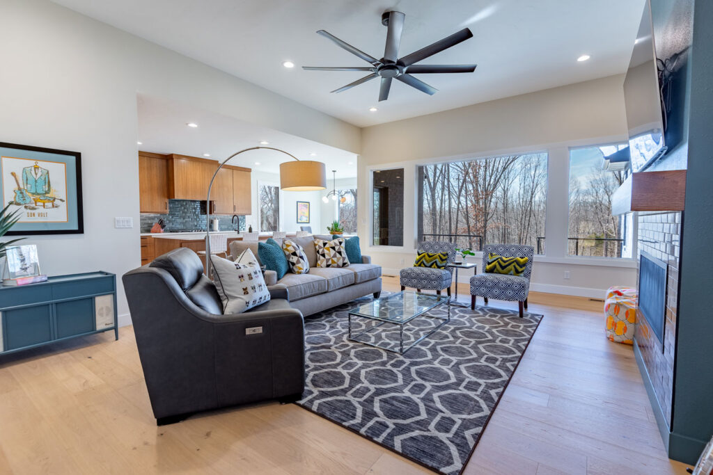 Open-plan living room - Rogersville, MO