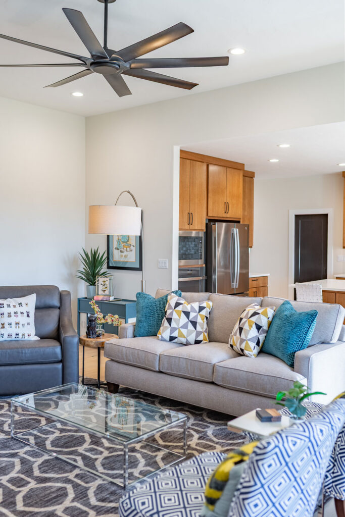 Living room seating area - Rogersville, MO
